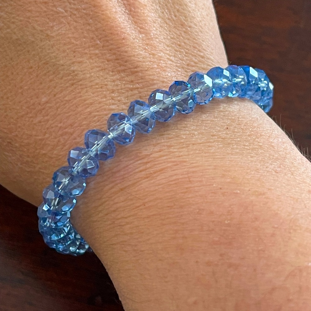 Swarovski blue crystal faceted bead stretchy bracelet